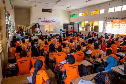 <multi>[fr]Journée des Droits de l'Homme 2015 : Lycée Coumba Ndoffène Diouf_région de Fatick, Sénégal_5 Décembre 2015_Crédits photos : Guillaume Bassinet, Lens On Life[en]Human Rights Day 2015 : High school Coumba Ndoffène Diouf_region of Fatick, Senegal_5 December 2015_Copyright: Guillaume Bassinet, Lens On Life</multi>